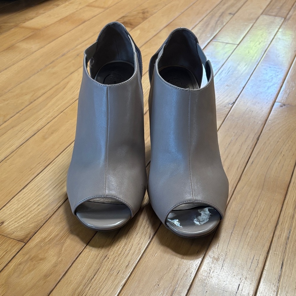 Life Stride beige/nude Peep-Toe Heels